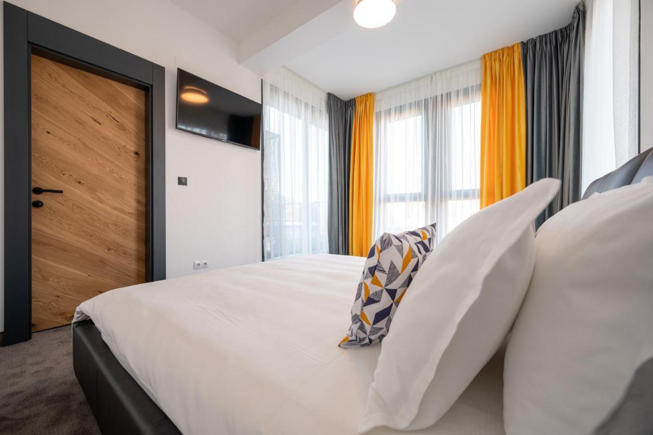 Aparthotel Calvin à Oradea Extérieur photo
