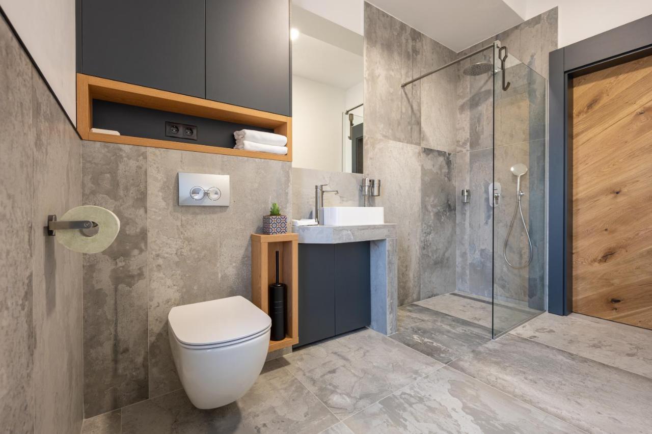 Aparthotel Calvin à Oradea Extérieur photo