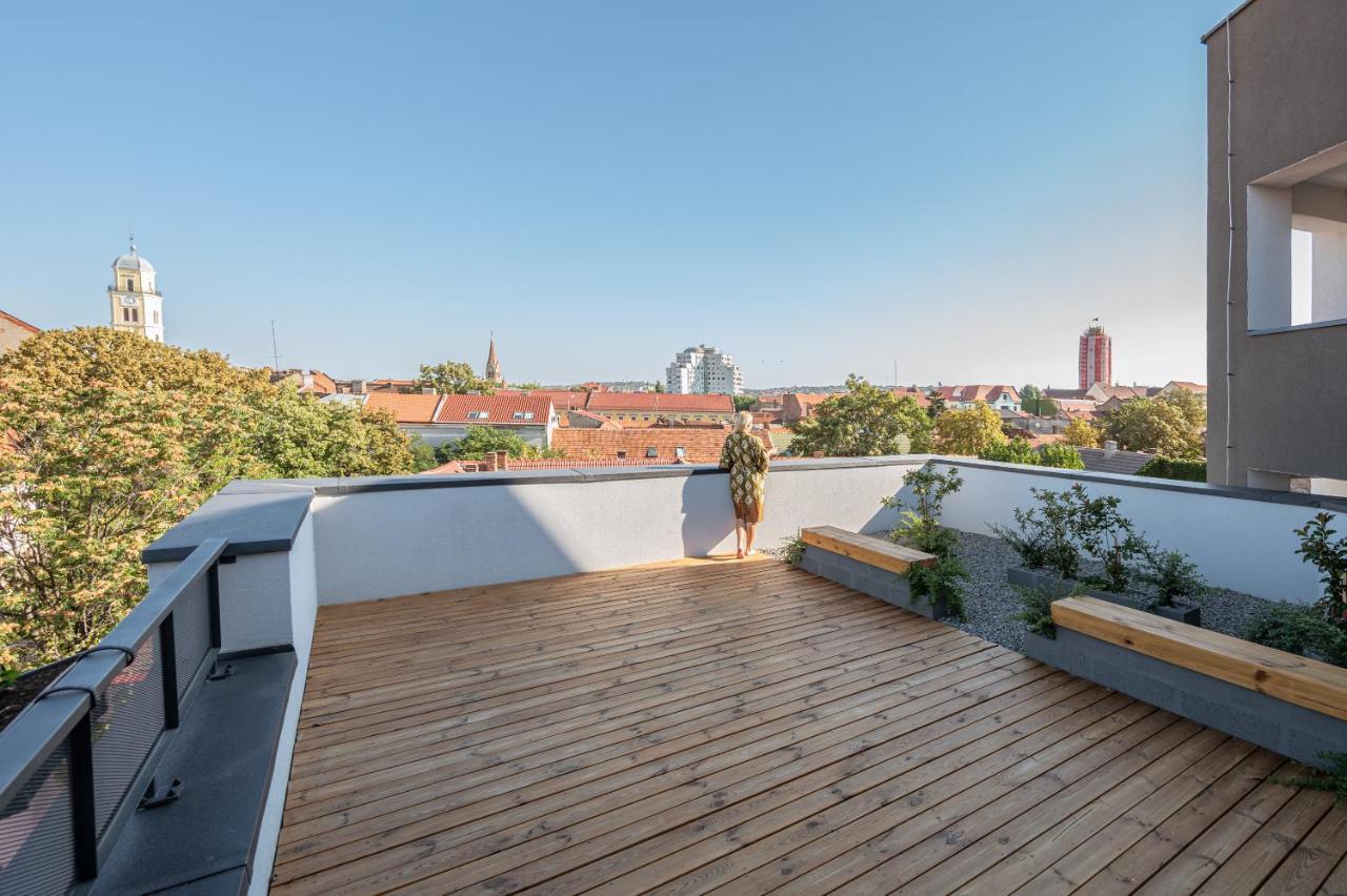 Aparthotel Calvin à Oradea Extérieur photo