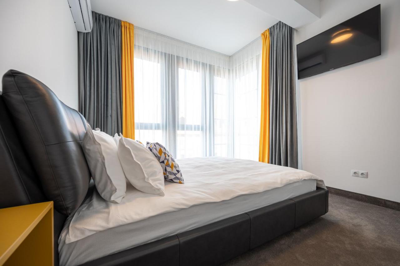 Aparthotel Calvin à Oradea Extérieur photo