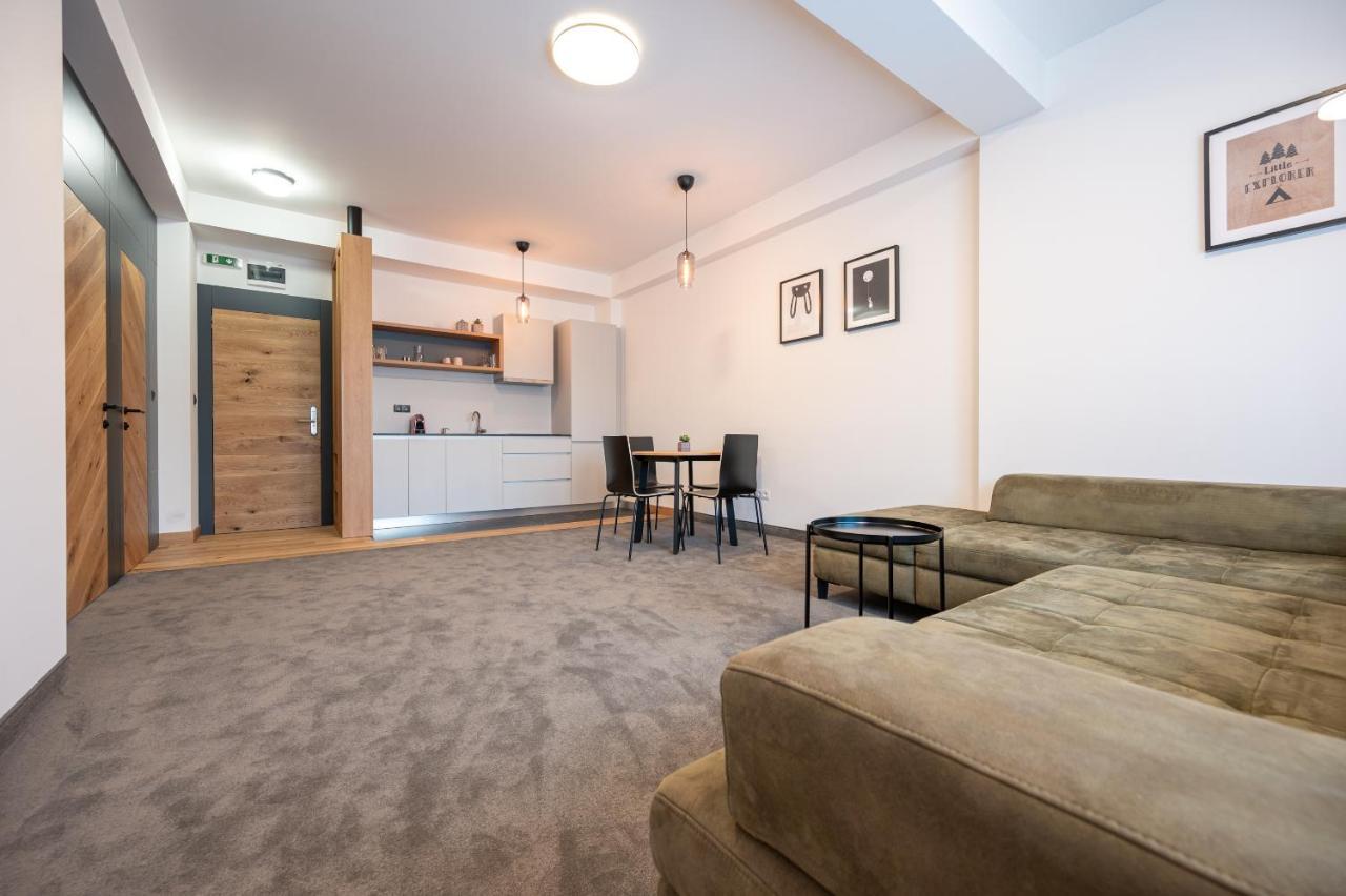Aparthotel Calvin à Oradea Extérieur photo