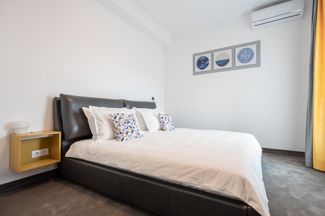 Aparthotel Calvin à Oradea Extérieur photo