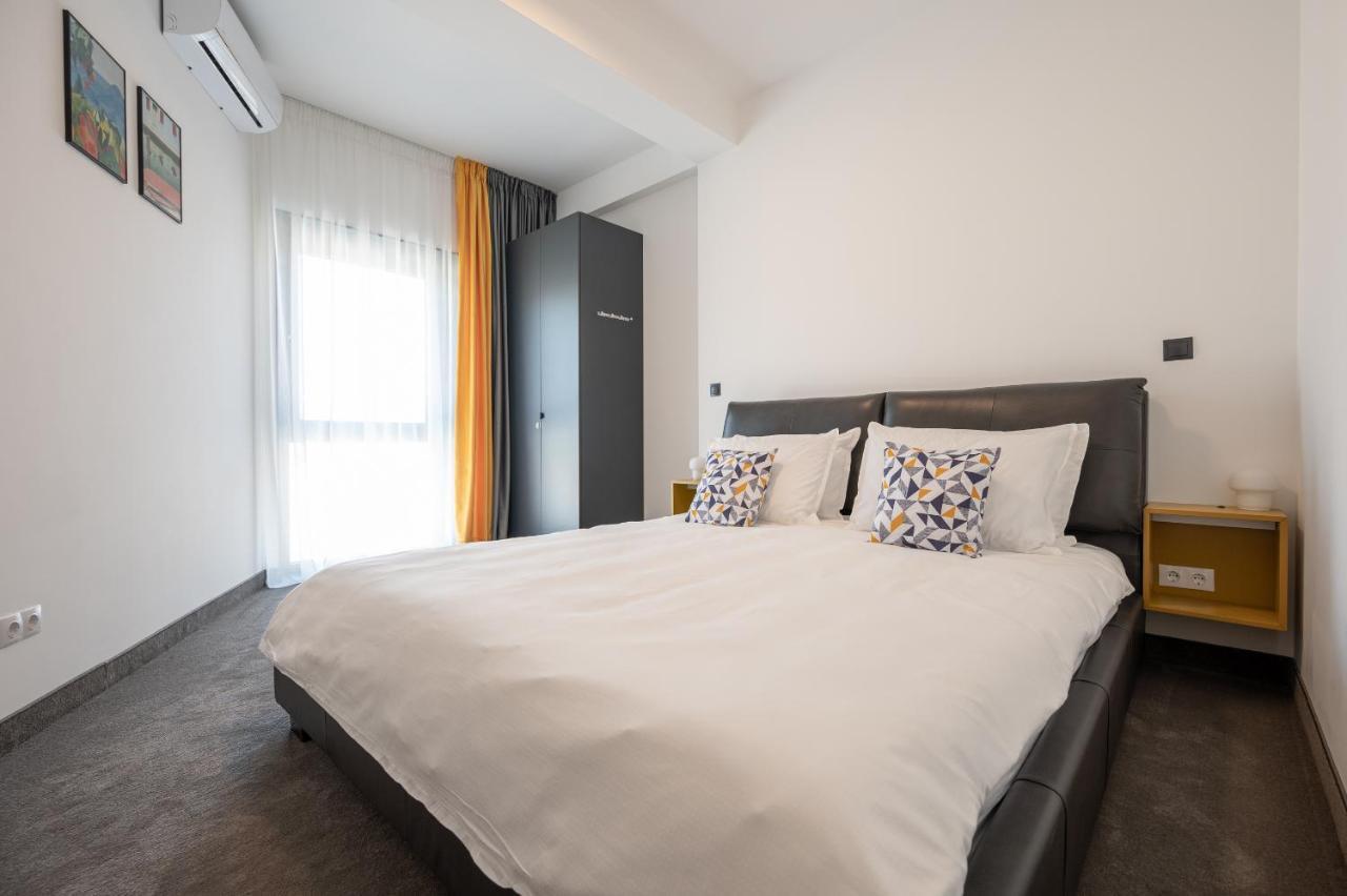 Aparthotel Calvin à Oradea Extérieur photo